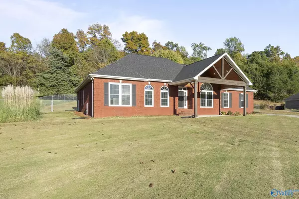 New Market, AL 35761,985 Hurricane Road