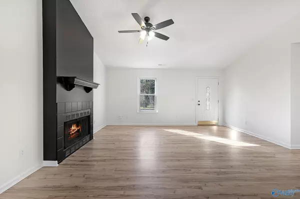 Hartselle, AL 35640,811 Sunshine Street SW