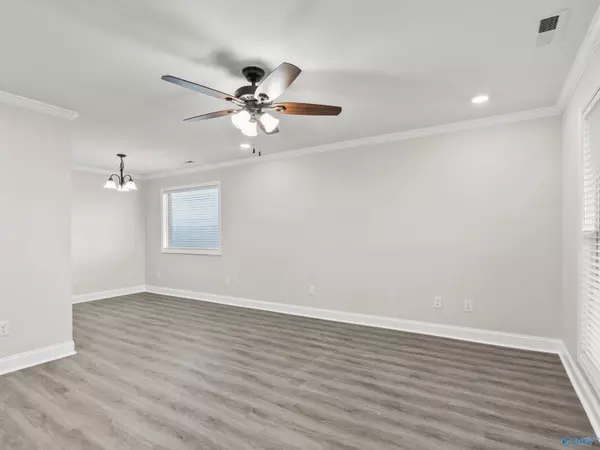 Athens, AL 35611,16117 Poplar Creek Road