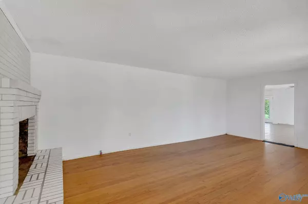 Huntsville, AL 35811,7521A Moores Mill Road NE