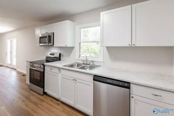 Huntsville, AL 35810,2114 NW Linde Street