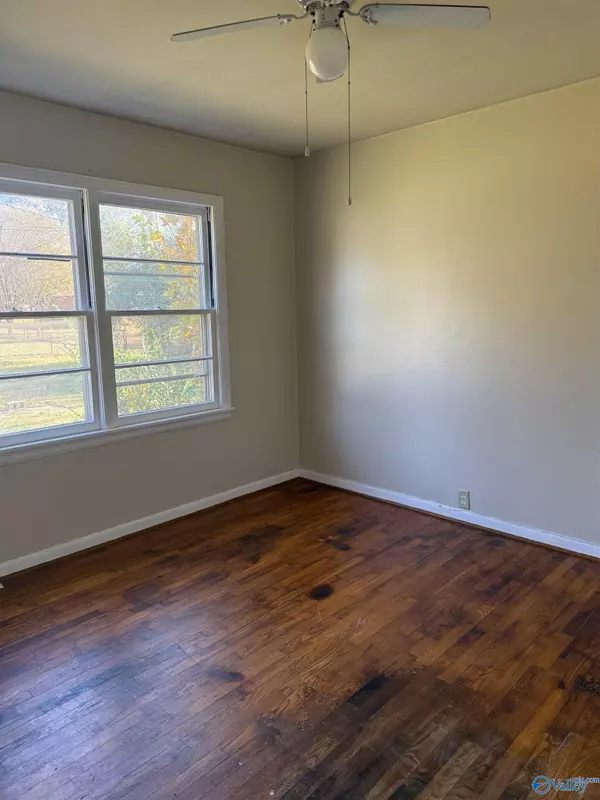 Athens, AL 35611,15348 Lucas Ferry Road