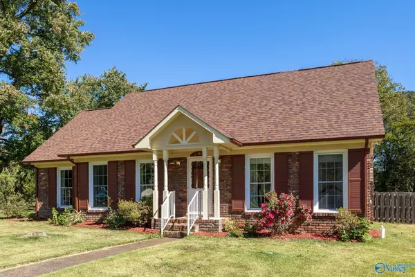 6422 Creighton Avenue NW, Huntsville, AL 35810