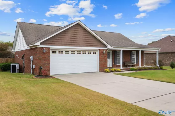 Hartselle, AL 35640,401 Twin Oaks Drive NW