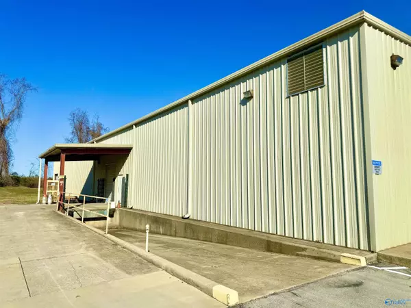 Decatur, AL 35603,3074 Finley Island Road