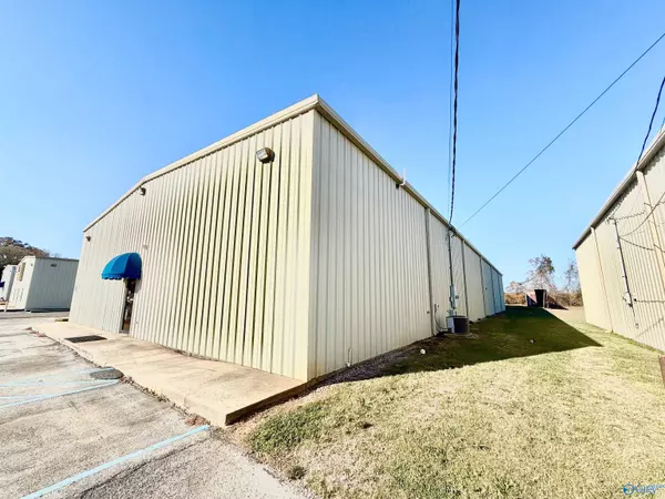 Decatur, AL 35603,3074 Finley Island Road