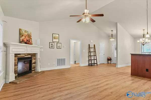 Owens Cross Roads, AL 35763,5051 Montauk Trail