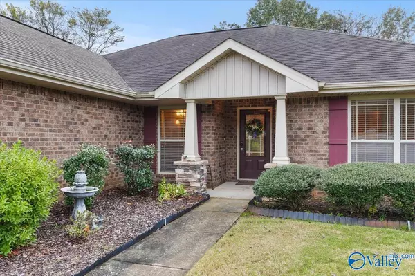 5051 Montauk Trail, Owens Cross Roads, AL 35763