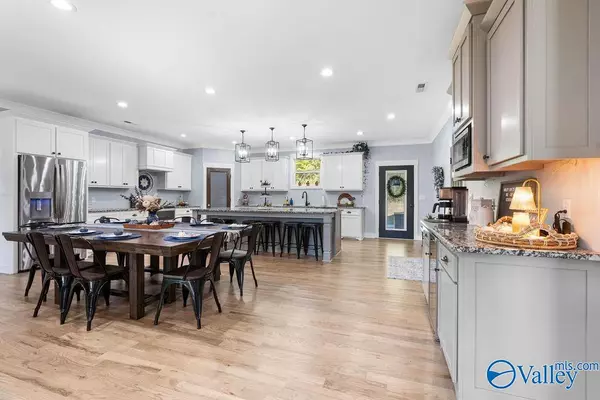 Hollytree, AL 35751,582 County Road 4