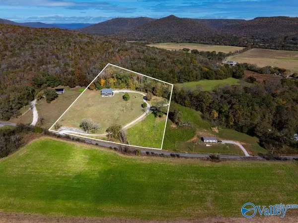 Hollytree, AL 35751,582 County Road 4