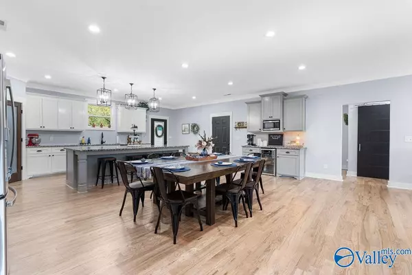 Hollytree, AL 35751,582 County Road 4