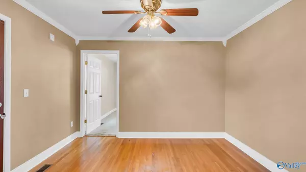 Owens Cross Roads, AL 35763,9623 Highway 431 N