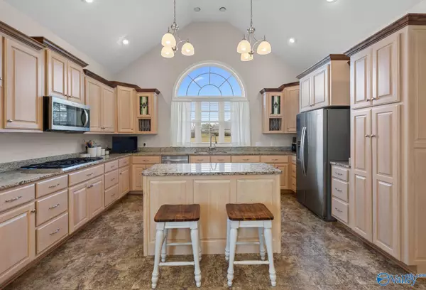 Boaz, AL 35956,94 Village Lane