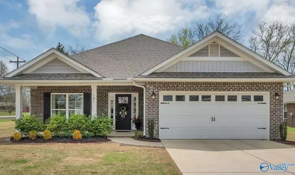 207 Rim Rock Circle, Huntsville, AL 35810