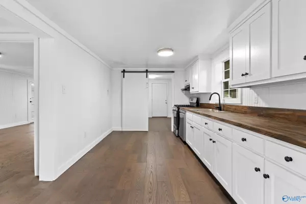 Falkville, AL 35622,20 West First Street