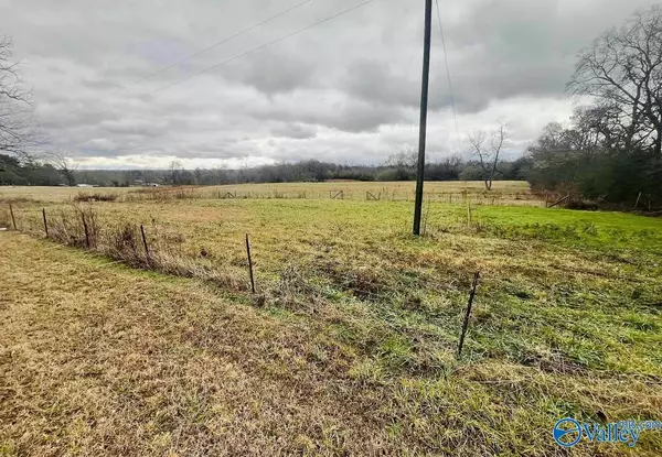 110 Marvin Pearce Road, Boaz, AL 35957