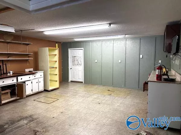 Arab, AL 35016,10047 Highway 231