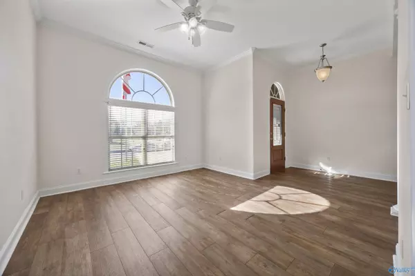 Athens, AL 35613,27035 Newberry Lane