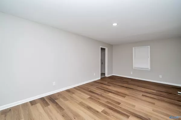 Athens, AL 35611,213 Sunset Drive