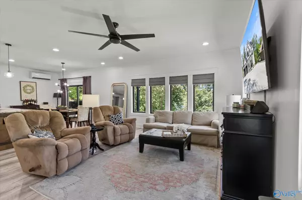 Grant, AL 35747,286 Mitchell Hollow Road