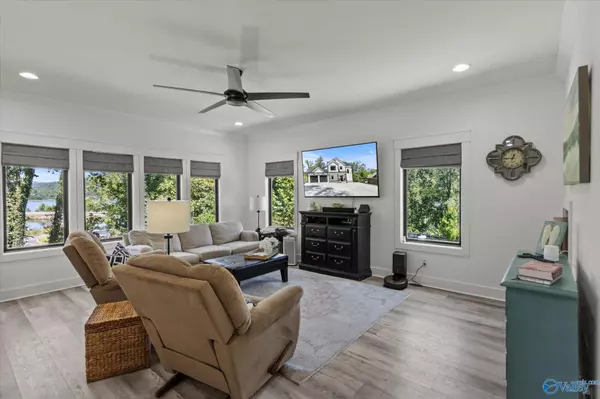 Grant, AL 35747,286 Mitchell Hollow Road