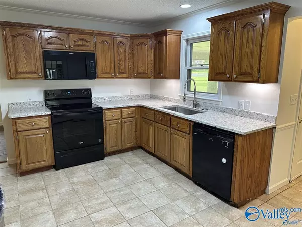 Albertville, AL 35950,78 Vickie Lane