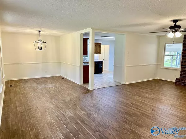 Albertville, AL 35950,78 Vickie Lane