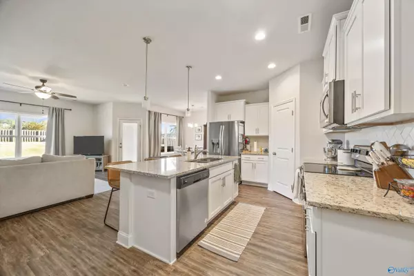 Owens Cross Roads, AL 35763,9135 Monteagle Boulevard