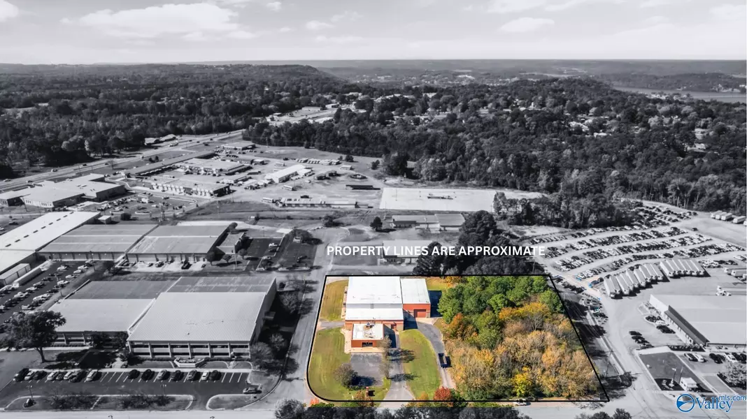 185 Grimes Drive, Guntersville, AL 35976