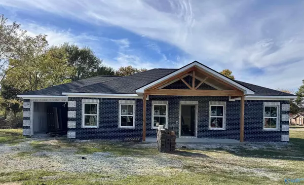 3113 SW Sandlin Road, Decatur, AL 35603