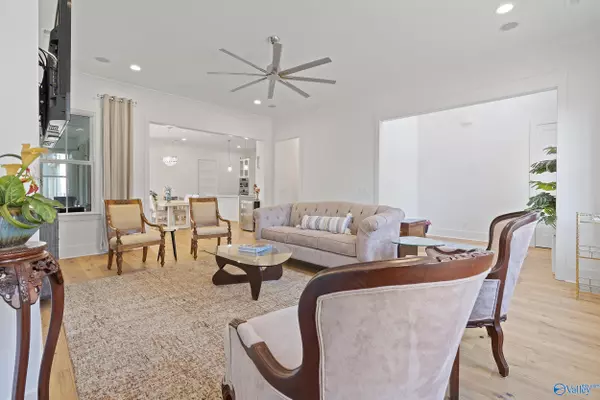 Huntsville, AL 35806,71 Hillcrest Avenue