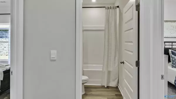 Huntsville, AL 35811,393 Jackson Point Circle #B