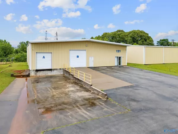 Muscle Shoals, AL 35661,121 Commerce Street #UNIT 2