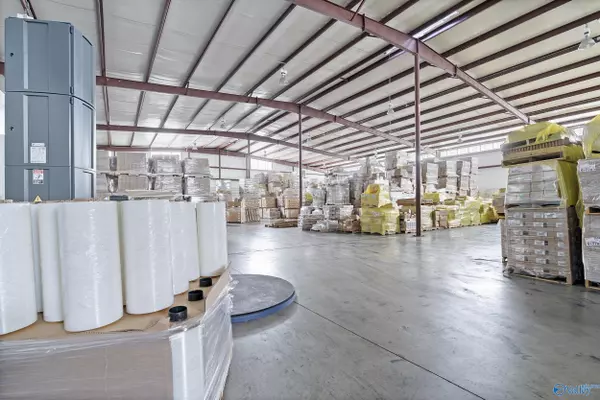 Muscle Shoals, AL 35661,123 Commerce Street #UNIT 1