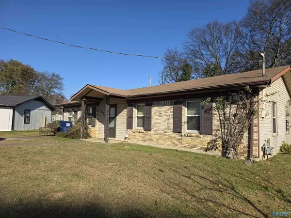 2902 Alhambra Circle SW, Huntsville, AL 35805