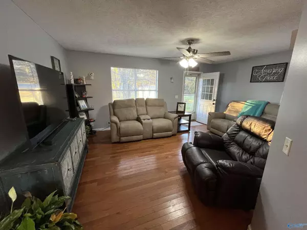 Henagar, AL 35978,117 Biddle Lane