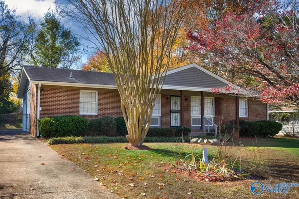 409 S Edgemont Circle, Huntsville, AL 35811