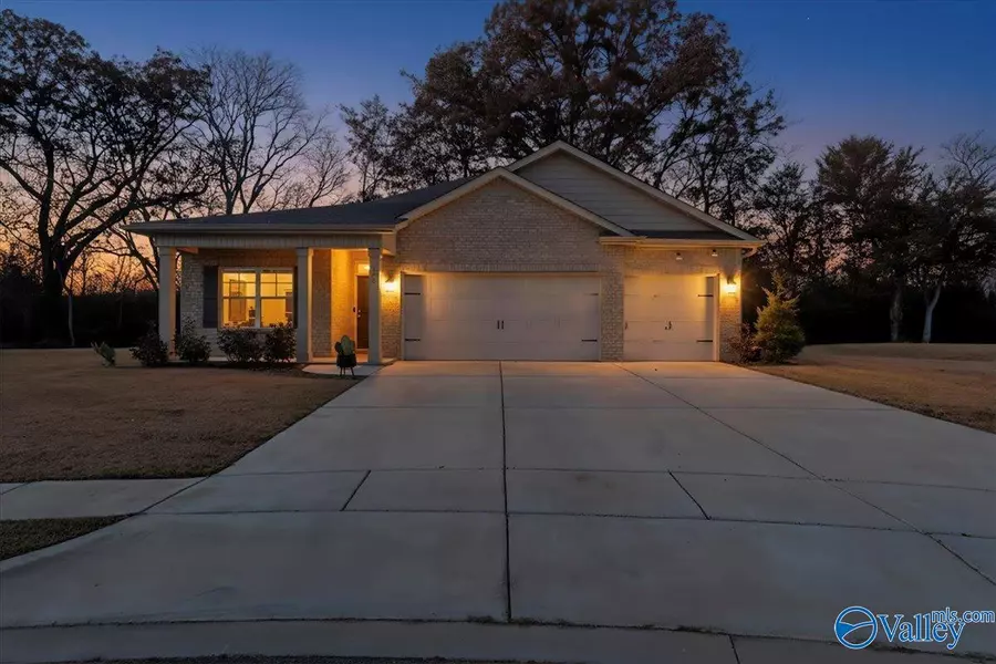 128 Canonbury Drive, New Market, AL 35761