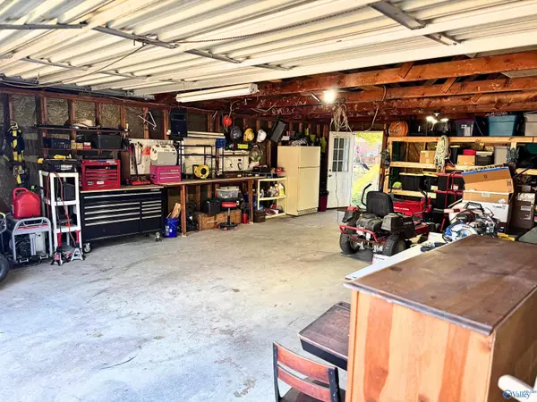 Decatur, AL 35601,1504 Simmons Drive