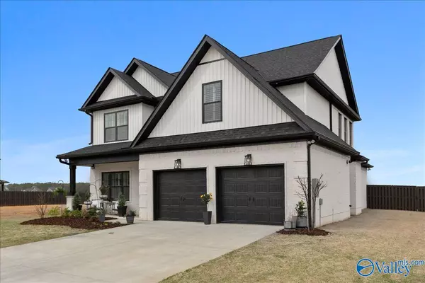 Athens, AL 35611,16959 Whispering Pines