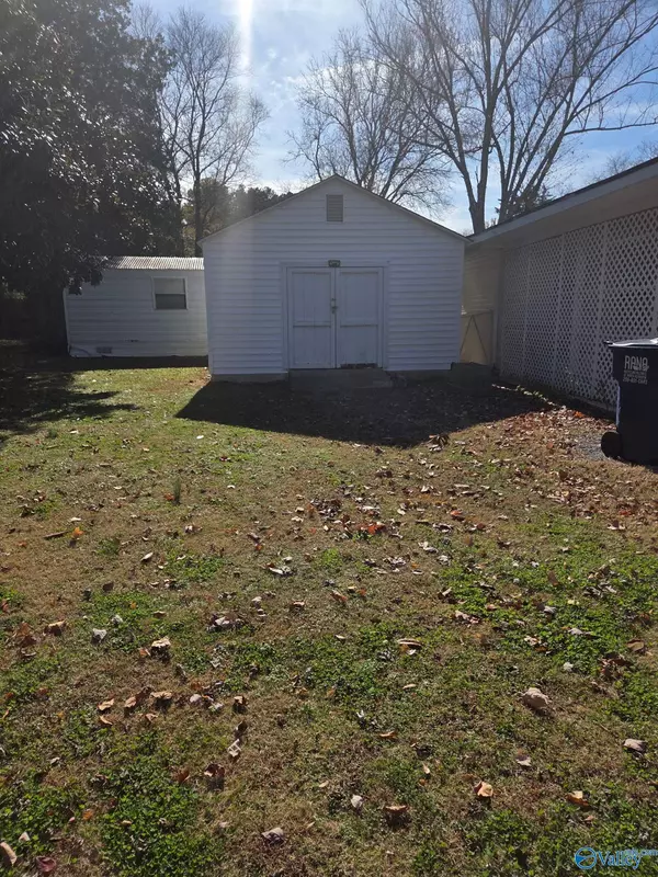 Huntsville, AL 35811,7176 Moores Mill Road