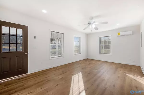 Guntersville, AL 35976,118 Derrick Drive