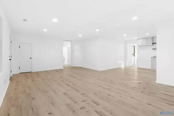 Owens Cross Roads, AL 35763,152 Wilson Mann Road