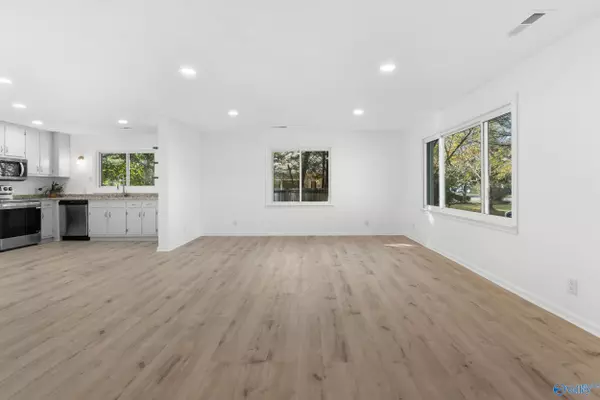 Owens Cross Roads, AL 35763,152 Wilson Mann Road