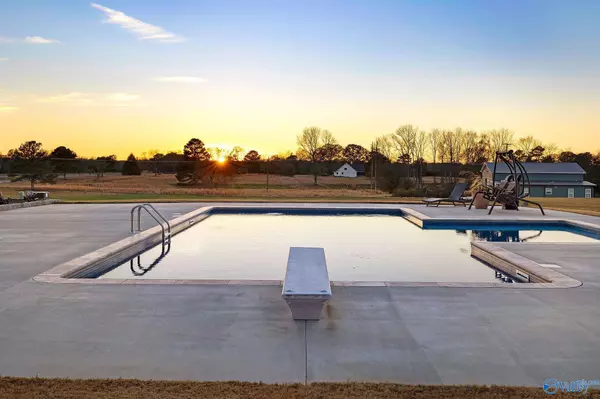 Guntersville, AL 35976,5168 Georgia Mountain Road