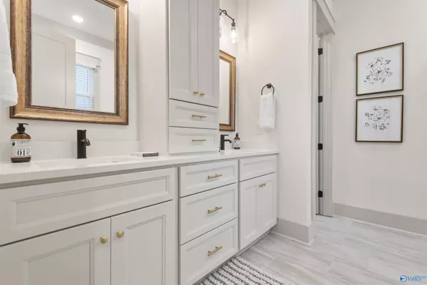 Madison, AL 35758,382 Saint Louis Street