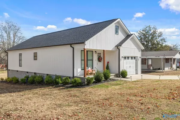 Florence, AL 35630,422 N Fulton Street