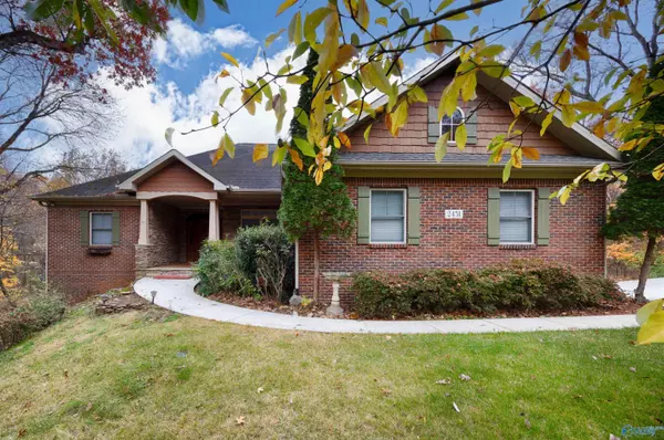 2451 Oakwood Avenue NE, Huntsville, AL 35811