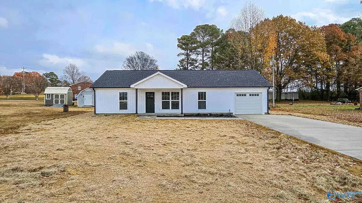 Athens, AL 35611,16674 Hampton Lane
