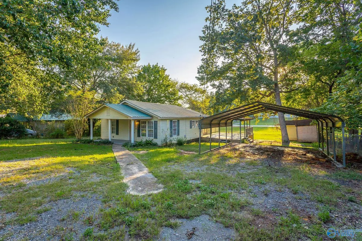 Scottsboro, AL 35768,524 Long Hollow Road